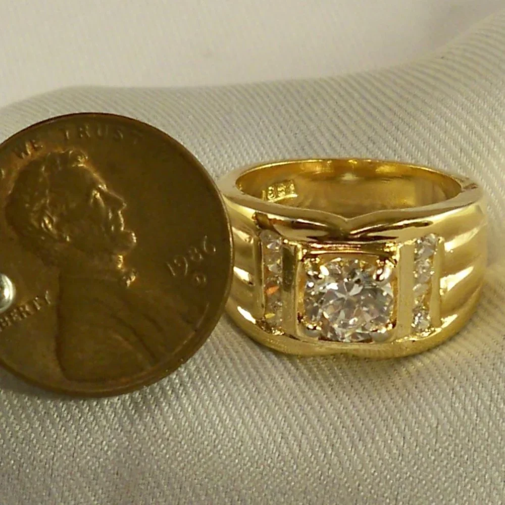 NEW Round Cut Cubic Zirconias Gold DESIGNER Ring
